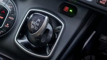 Toyota Noah 1.8L HYBRID AUTO 7 SEATS 5 DR