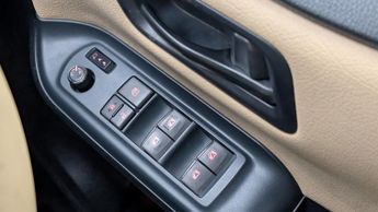 Toyota Noah 1.8L HYBRID AUTO 7 SEATS 5 DR