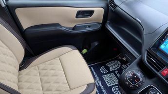 Toyota Noah 1.8L HYBRID AUTO 7 SEATS 5 DR