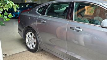 Volvo S90 2.0 D4 Momentum Saloon 4dr Diesel Auto Euro 6 (s/s) (190 ps)