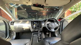 Volvo S90 2.0 D4 Momentum Saloon 4dr Diesel Auto Euro 6 (s/s) (190 ps)