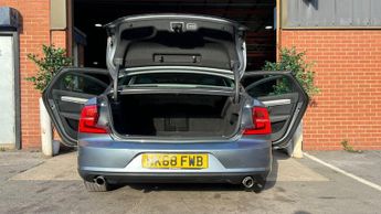 Volvo S90 2.0 D4 Momentum Saloon 4dr Diesel Auto Euro 6 (s/s) (190 ps)