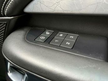 Land Rover Discovery 3.0 TD V6 First Edition Auto 4WD Euro 6 (s/s) 5dr