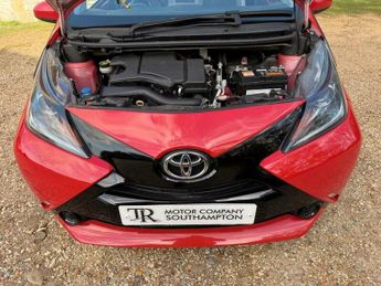 Toyota AYGO 1.0 VVT-i x-play x-shift Euro 6 5dr