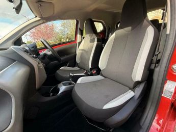 Toyota AYGO 1.0 VVT-i x-play x-shift Euro 6 5dr