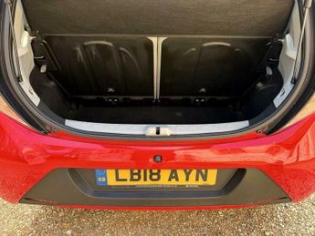Toyota AYGO 1.0 VVT-i x-play x-shift Euro 6 5dr