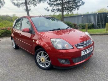 Ford Fiesta 1.6 Ghia 5dr