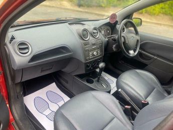 Ford Fiesta 1.6 Ghia 5dr