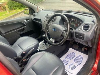 Ford Fiesta 1.6 Ghia 5dr