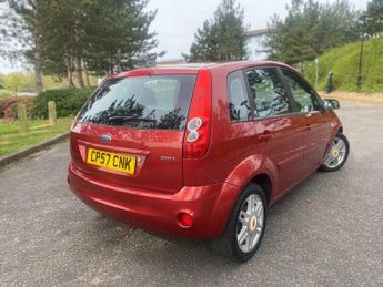 Ford Fiesta 1.6 Ghia 5dr