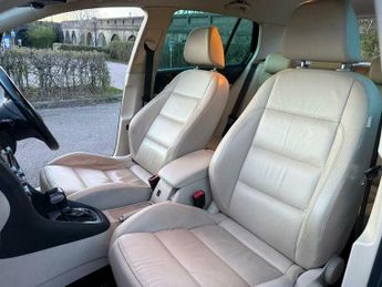 Volkswagen Golf 1.6 TDI BlueMotion Tech SE DSG Euro 5 (s/s) 5dr