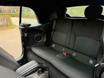 MINI Convertible 2.0 Cooper D Auto Euro 5 2dr