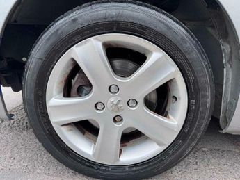 Ford Fiesta 1.6 16v SE 5dr (a/c)