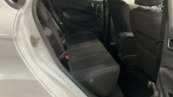 Ford Fiesta 1.6 Titanium Hatchback 5dr Petrol Powershift Euro 5 (105 ps)