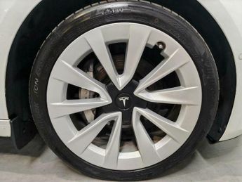 Tesla Model 3 (Dual Motor) Long Range Auto 4WDE 4dr