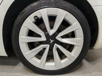 Tesla Model 3 (Dual Motor) Long Range Auto 4WDE 4dr