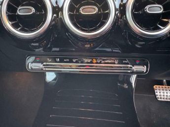 Mercedes-Benz A Class 1.5 A180d AMG Line (Executive) 7G-DCT Euro 6 (s/s) 5dr