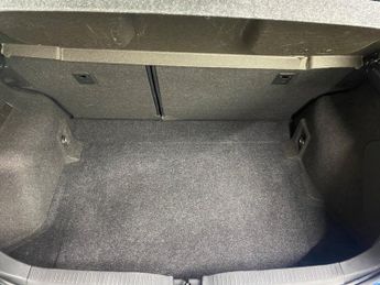 Toyota Auris 1.6 V-Matic SR Hatchback 5dr Petrol Manual Euro 5 (132 ps)