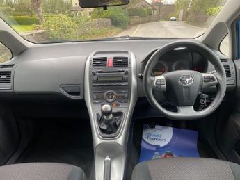 Toyota Auris 1.6 V-Matic SR Hatchback 5dr Petrol Manual Euro 5 (132 ps)
