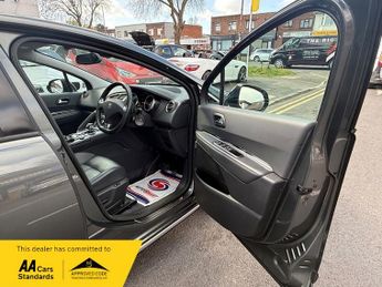 Peugeot 3008 HYBRID4 ALLURE