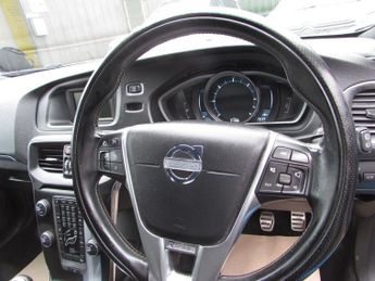 Volvo V40 D2 R-DESIGN