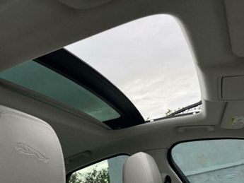 Jaguar XF 2.0d Portfolio Auto Euro 6 (s/s) 4dr