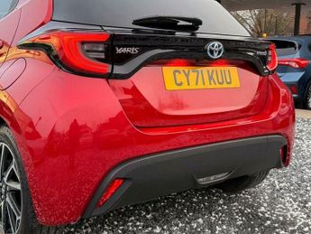 Toyota Yaris 1.5 VVT-h Design E-CVT Euro 6 (s/s) 5dr