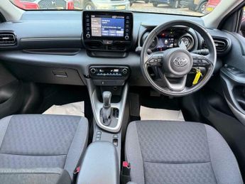 Toyota Yaris 1.5 VVT-h Design E-CVT Euro 6 (s/s) 5dr