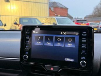 Toyota Yaris 1.5 VVT-h Design E-CVT Euro 6 (s/s) 5dr