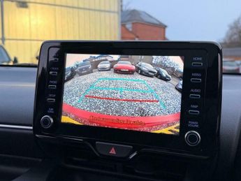 Toyota Yaris 1.5 VVT-h Design E-CVT Euro 6 (s/s) 5dr