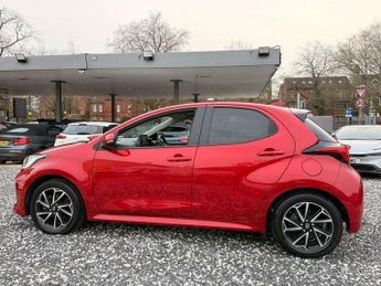 Toyota Yaris 1.5 VVT-h Design E-CVT Euro 6 (s/s) 5dr