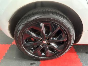 Renault Zoe 22kWh Dynamique Intens Hatchback 5dr Electric Auto (88 bhp)