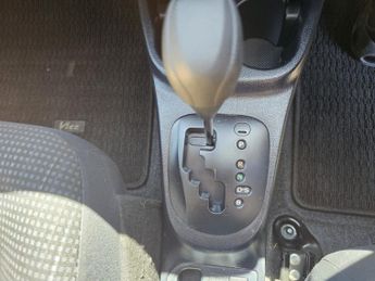 Toyota Yaris 1.33 Dual VVT-i Design Multidrive S Euro 6 5dr