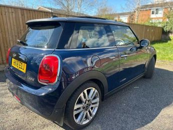 MINI Hatch 1.5 Cooper Seven Auto Euro 6 (s/s) 3dr