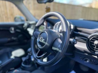 MINI Hatch 1.5 Cooper Seven Auto Euro 6 (s/s) 3dr