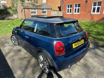 MINI Hatch 1.5 Cooper Seven Auto Euro 6 (s/s) 3dr