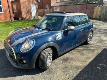 MINI Hatch 1.5 Cooper Seven Auto Euro 6 (s/s) 3dr