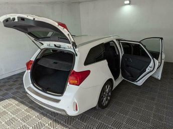 Toyota Auris 1.8 VVT-h Excel Touring Sports CVT Euro 5 (s/s) 5dr