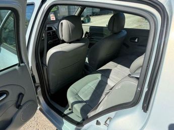 Renault Clio 1.6 16v Initiale 5dr