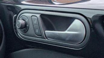 Volkswagen Beetle 1.2 TSI BlueMotion Tech Design Hatchback 3dr Petrol DSG Euro 6 (