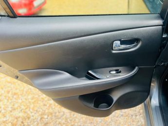 Nissan Leaf 40kWh Tekna Hatchback 5dr Electric Auto (150 ps)