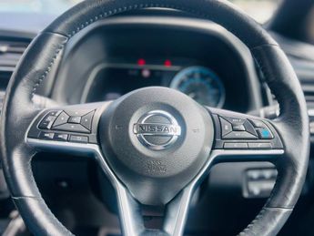 Nissan Leaf 40kWh Tekna Hatchback 5dr Electric Auto (150 ps)