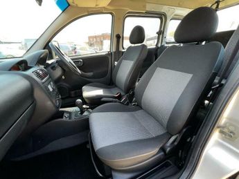 Vauxhall Combo 1.3 2000 CDTi 16v Crew Van 5dr Diesel Easytronic FWD L1 H1 (138 