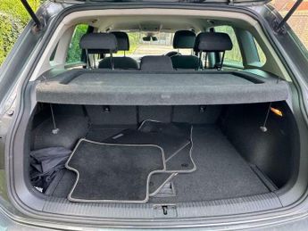 Volkswagen Tiguan 2.0 TDI SE Navigation DSG Euro 6 (s/s) 5dr