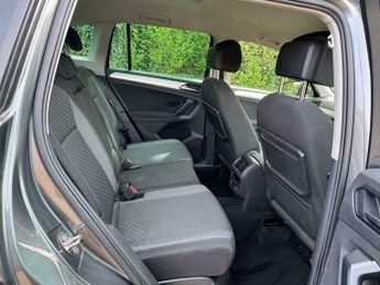 Volkswagen Tiguan 2.0 TDI SE Navigation DSG Euro 6 (s/s) 5dr