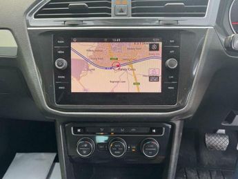 Volkswagen Tiguan 2.0 TDI SE Navigation DSG Euro 6 (s/s) 5dr