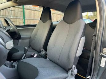 Toyota AYGO 1.0 VVT-i + Hatchback 3dr Petrol Manual Euro 4 (67 bhp)