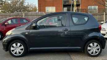 Toyota AYGO 1.0 VVT-i + Hatchback 3dr Petrol Manual Euro 4 (67 bhp)