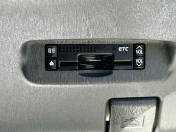 Toyota Prius 1.8 VVT-h T Spirit CVT Euro 5 (s/s) 5dr