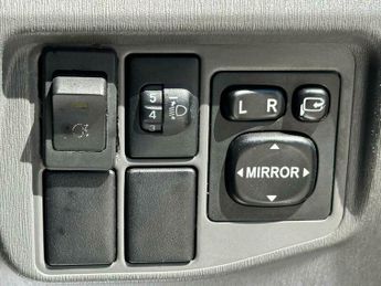 Toyota Prius 1.8 VVT-h T Spirit CVT Euro 5 (s/s) 5dr